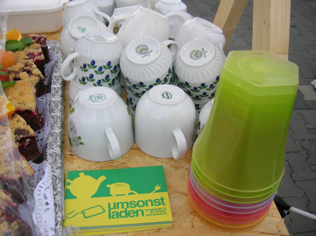 Geschirr aus dem Laden im Einsatz